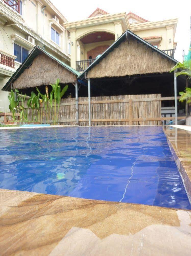 Angkor Reas Guesthouse เสียมราฐ ภายนอก รูปภาพ